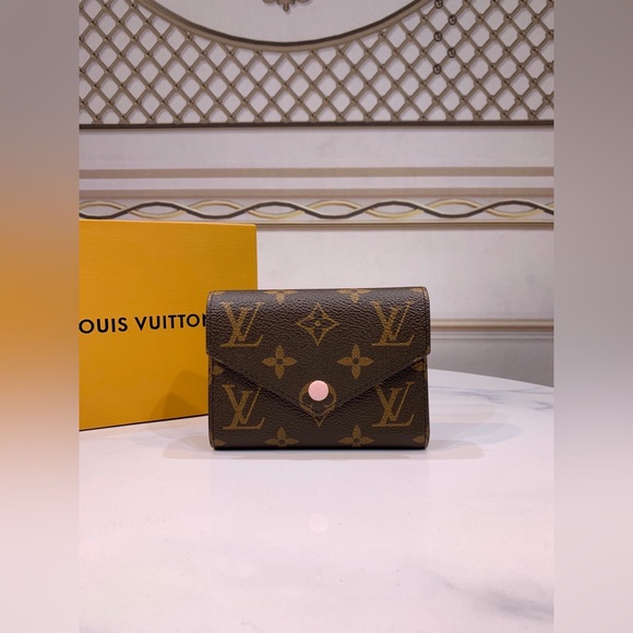 Louis Vuitton Victorine Wallet - Picture 1 of 9
